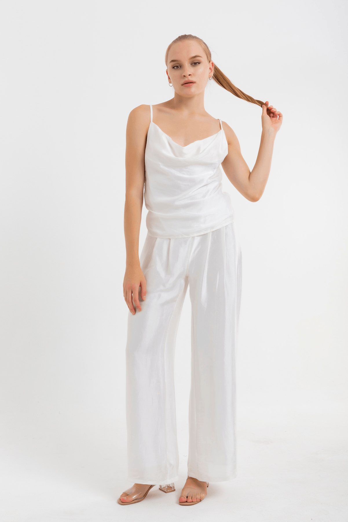 Degaje Yaka Saf İpek Bluz