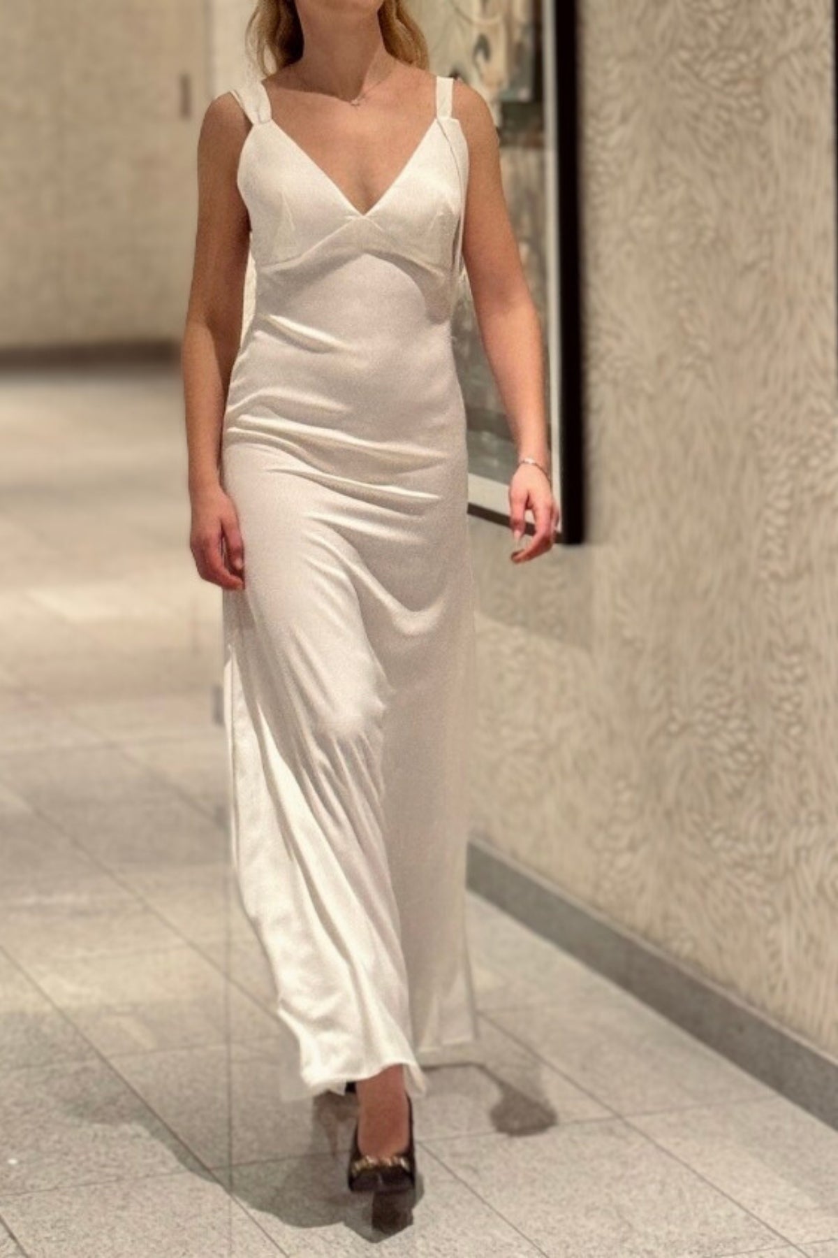 Eva Sırt Dekolteli Krep Maxi Elbise